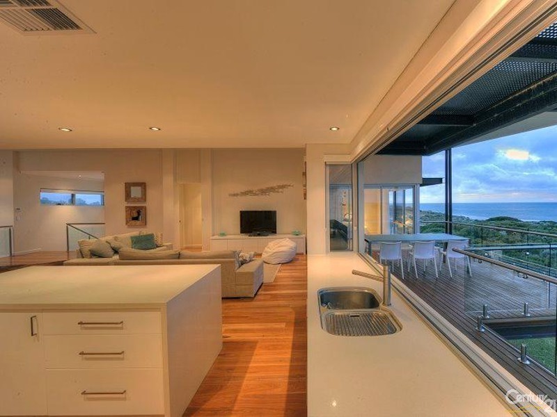 91 Boardwalk Boulevard, Halls Head WA 6210