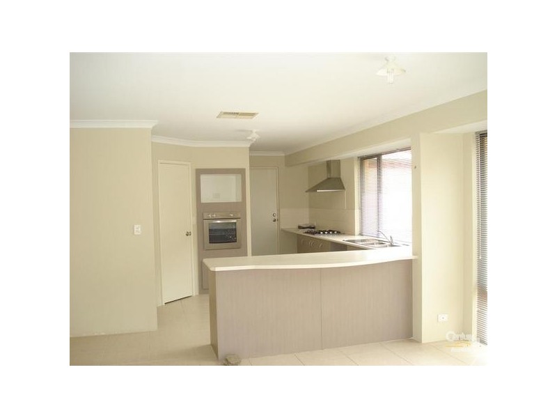 13 Albina Chase LAKELANDS, Mandurah WA 6210