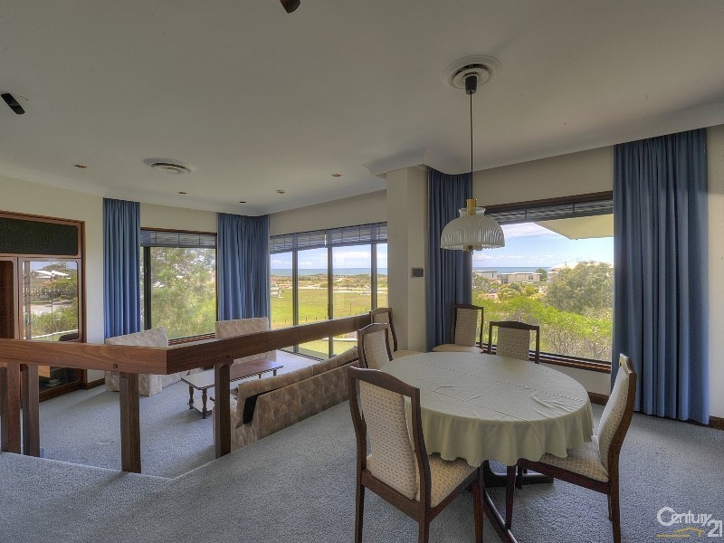 16 Breaker Close, Silver Sands WA 6210