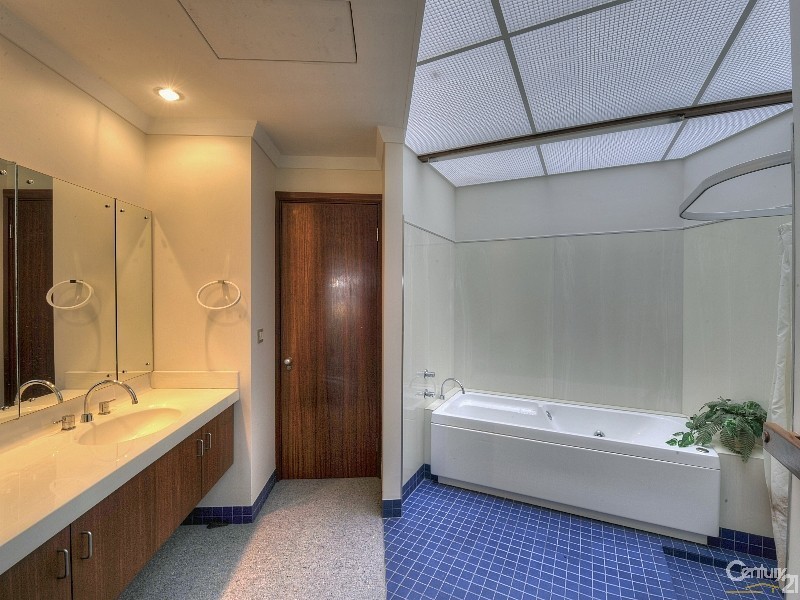 16 Breaker Close, Silver Sands WA 6210