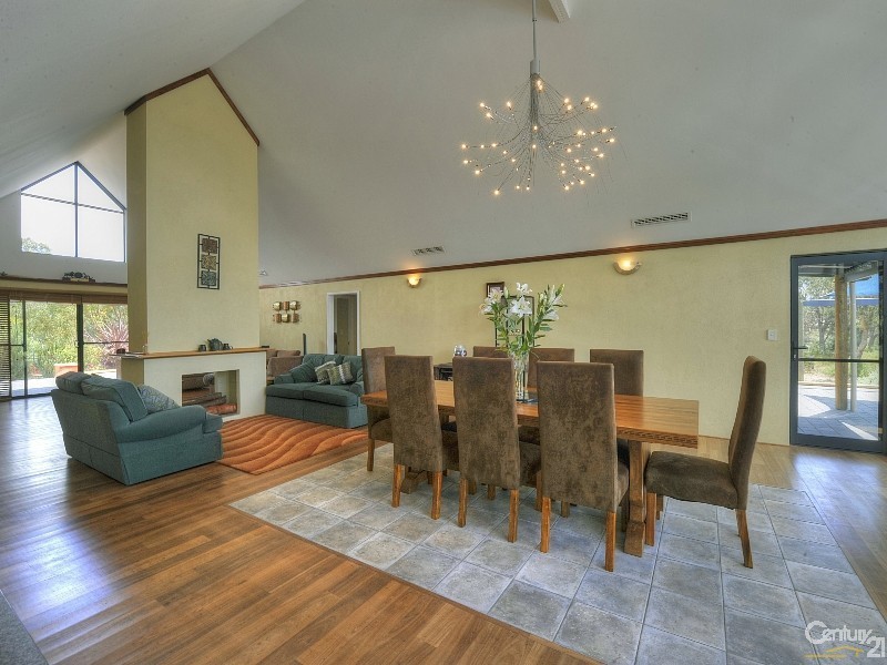 190 Riverland Drive, Stake Hill WA 6181