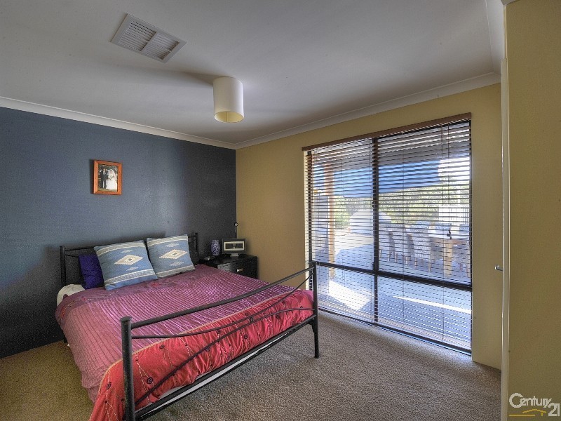 190 Riverland Drive, Stake Hill WA 6181