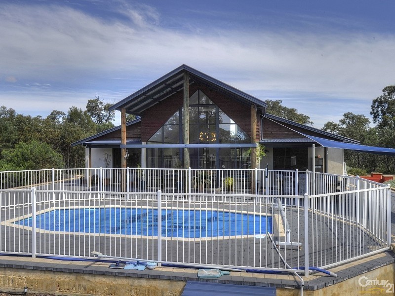 190 Riverland Drive, Stake Hill WA 6181