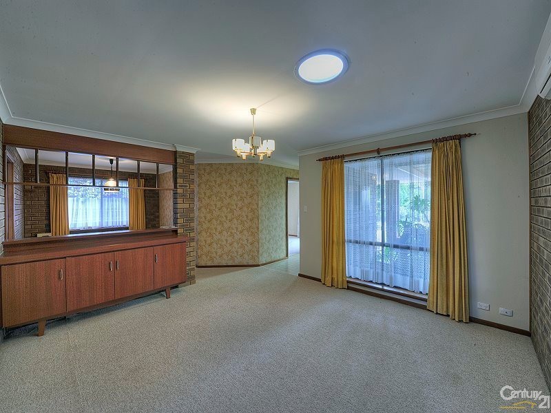 41 Peelwood Parade, Halls Head WA 6210