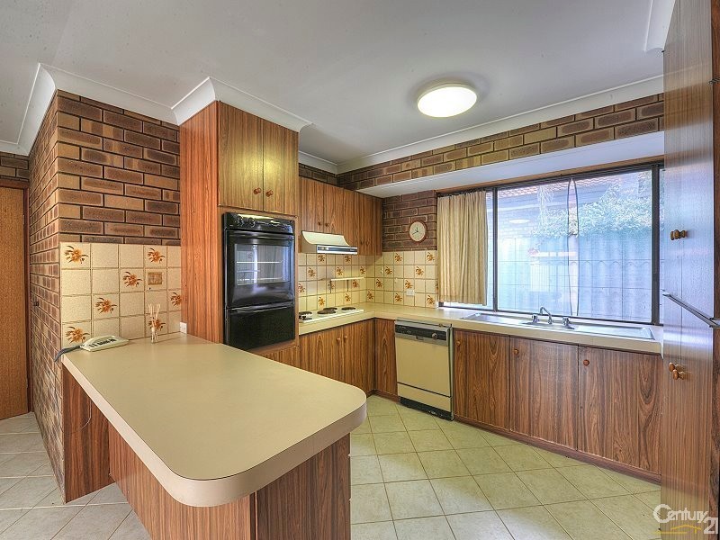 41 Peelwood Parade, Halls Head WA 6210