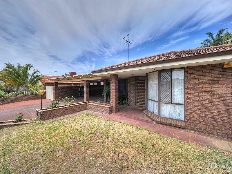 41 Peelwood Parade, Halls Head WA 6210