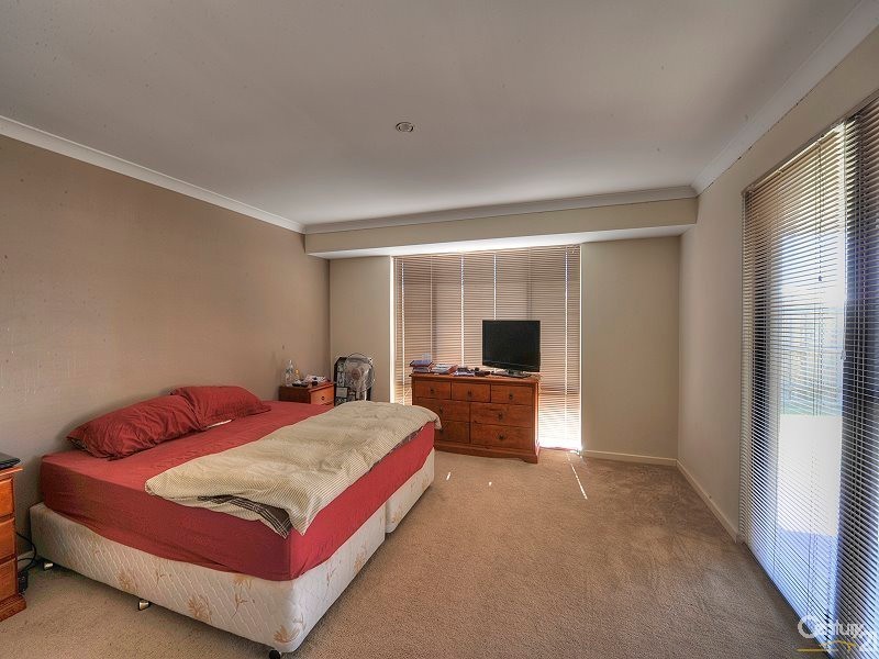 16 Splendens Turn, Halls Head WA 6210