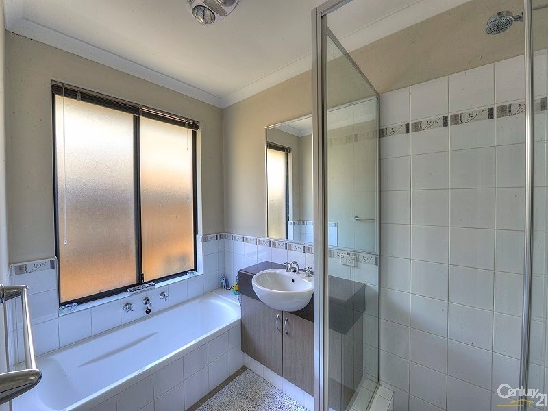 16 Splendens Turn, Halls Head WA 6210