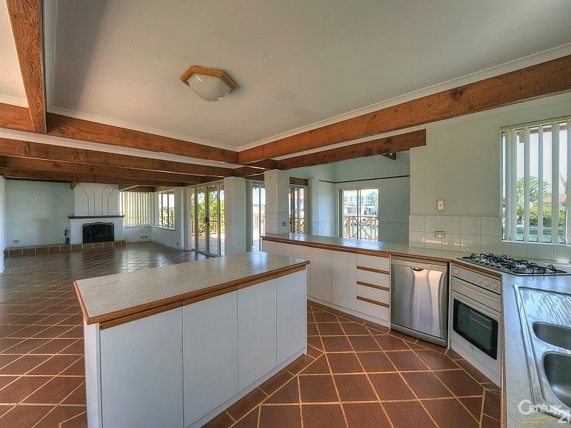 4 Cambria Island Retreat, Halls Head WA 6210