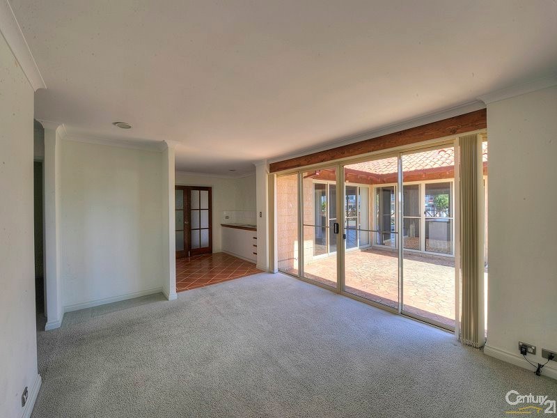 4 Cambria Island Retreat, Halls Head WA 6210