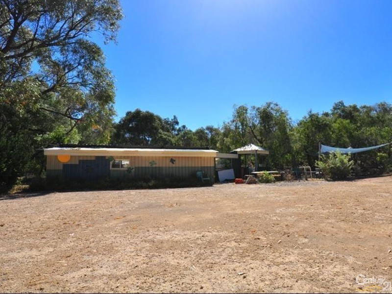 76 Holmes Road, Lake Clifton WA 6215