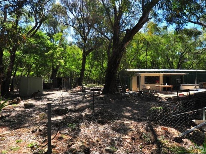 76 Holmes Road, Lake Clifton WA 6215