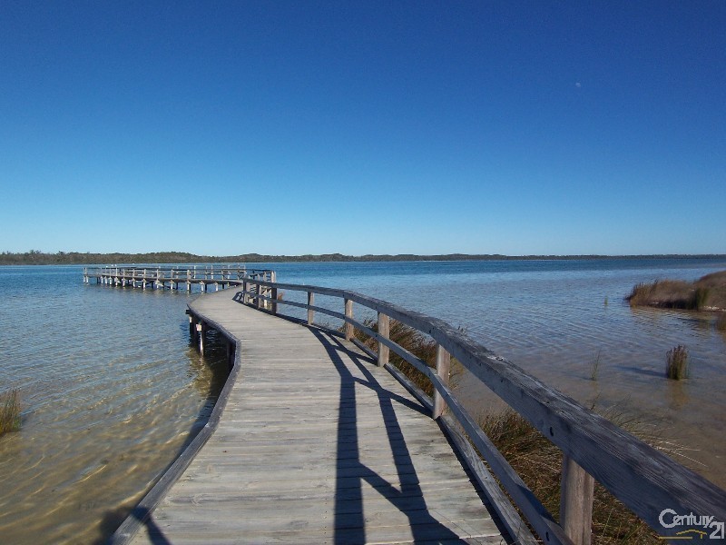 76 Holmes Road, Lake Clifton WA 6215