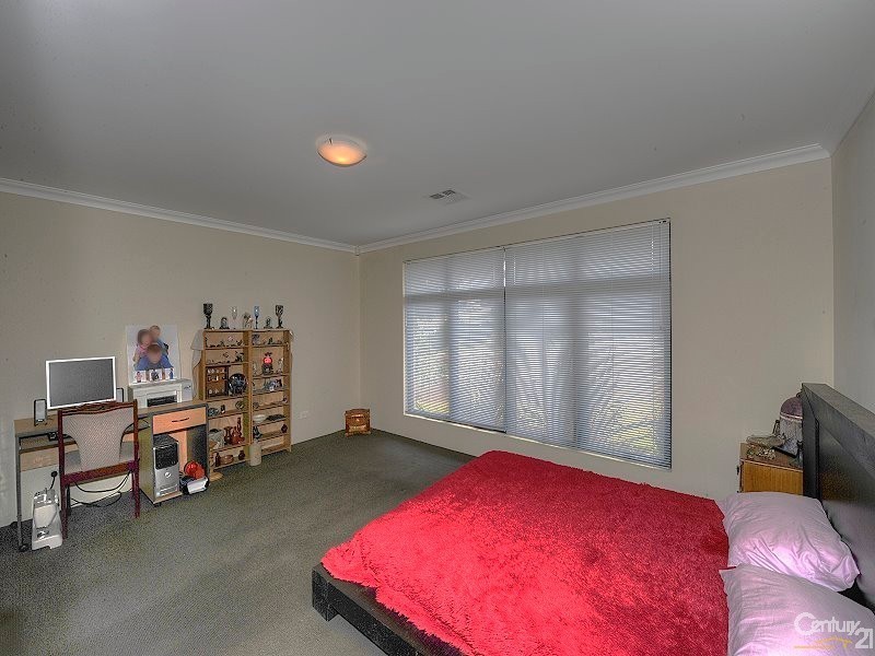 8 Myalla Pass, Lakelands WA 6180