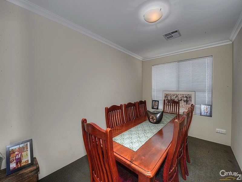 8 Myalla Pass, Lakelands WA 6180