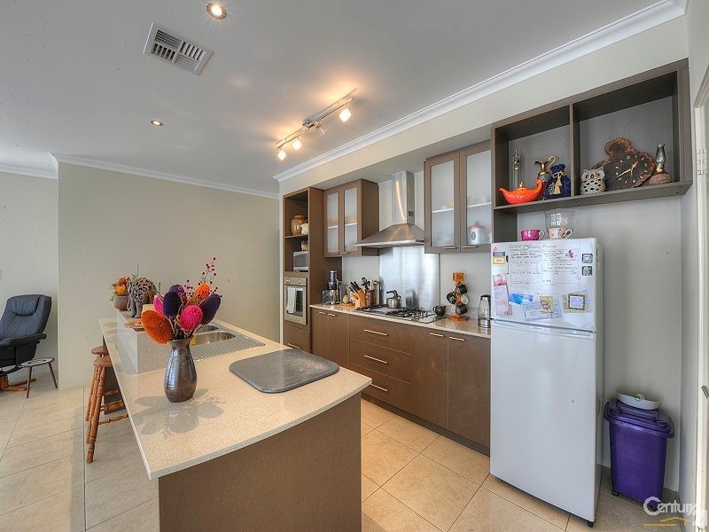 8 Myalla Pass, Lakelands WA 6180