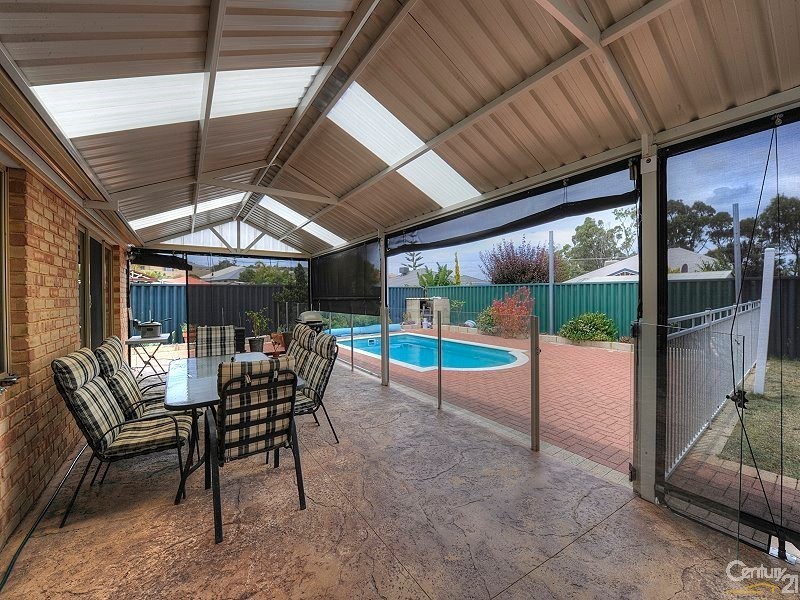 6 Rosebay Grove, Singleton WA 6175