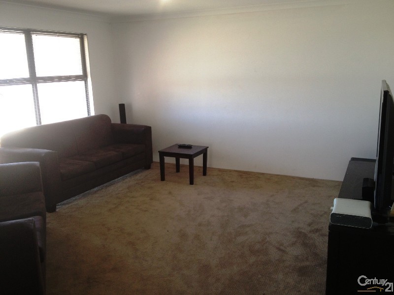 12 Benooka Grange, Lakelands WA 6180