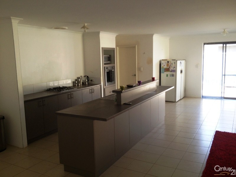 12 Benooka Grange, Lakelands WA 6180