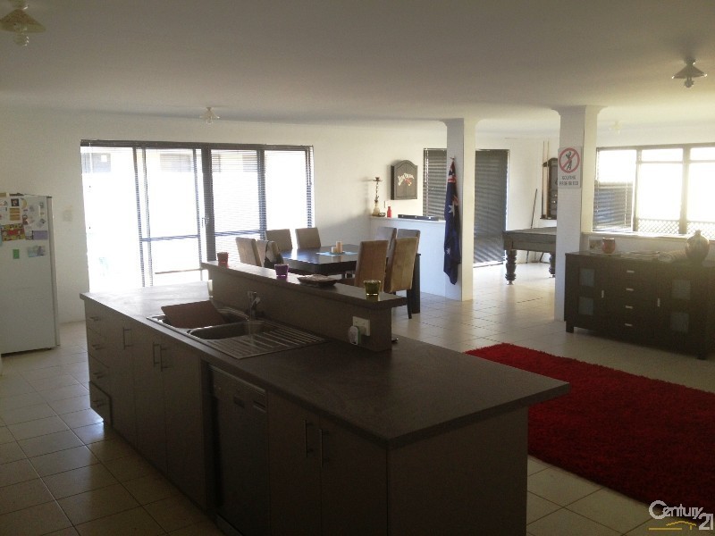 12 Benooka Grange, Lakelands WA 6180