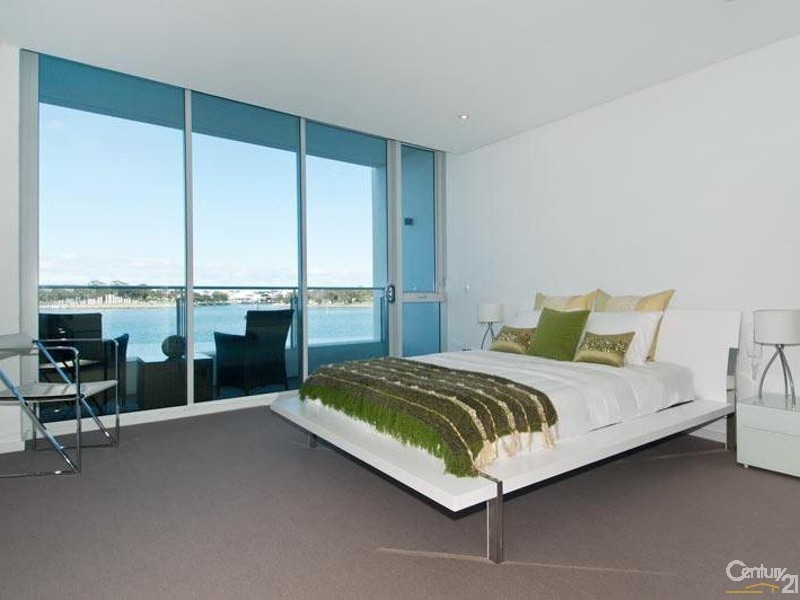 108/5 Marco Polo Drive, Mandurah WA 6210