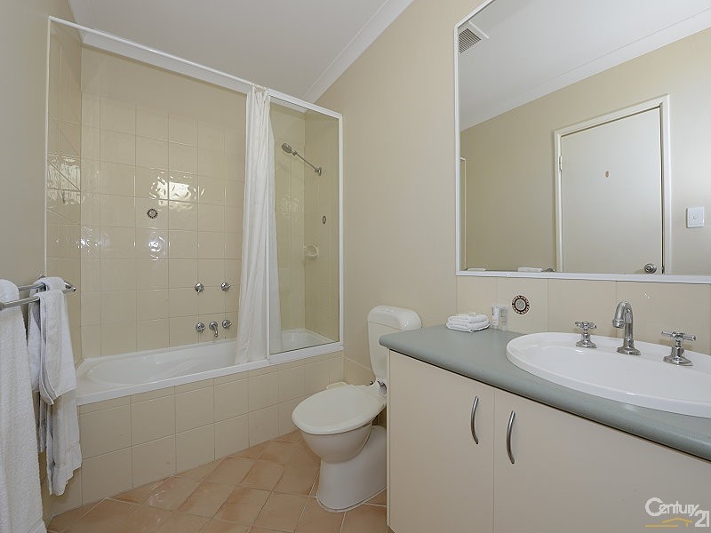 2/20 Apollo Place, Halls Head WA 6210