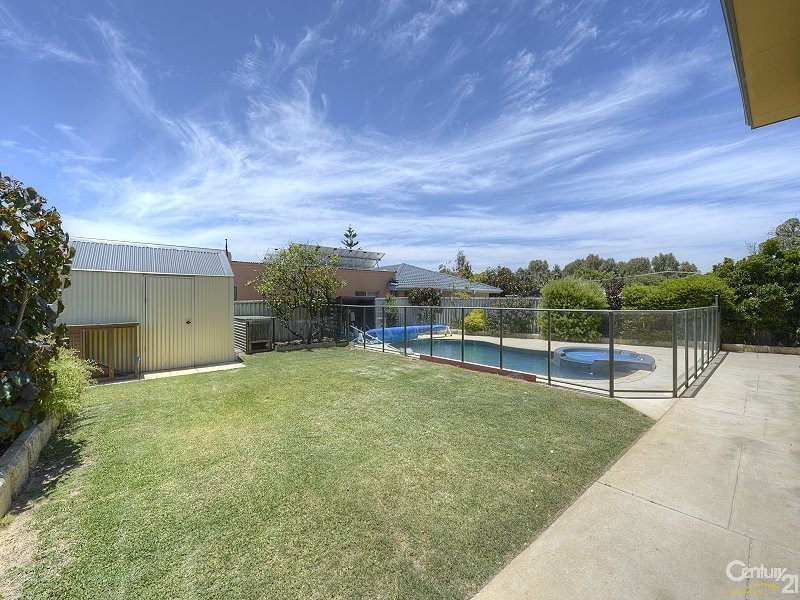 4 Kelly Street, Silver Sands WA 6210