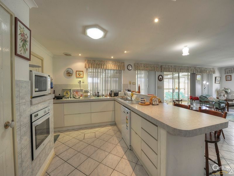 160 Oakmont Avenue, Meadow Springs WA 6210