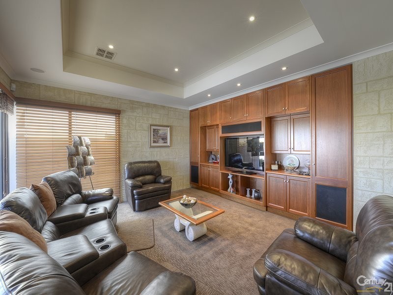 46 Brindabella Crescent, Halls Head WA 6210