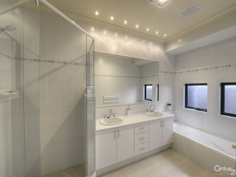 46 Brindabella Crescent, Halls Head WA 6210