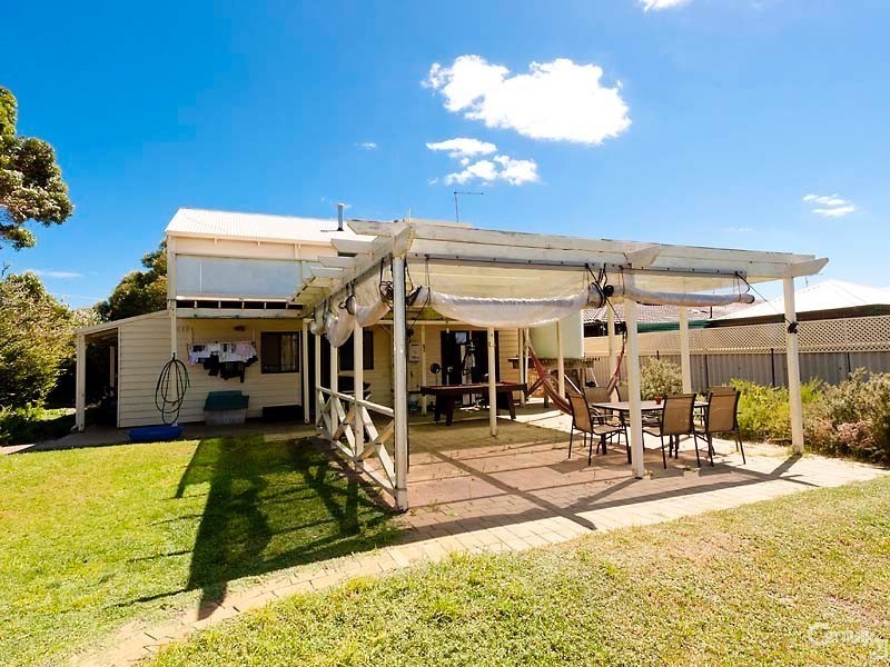 4 Indiana Parade, Singleton WA 6175