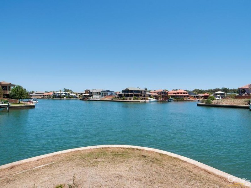 14 Genevieve Court, Halls Head WA 6210
