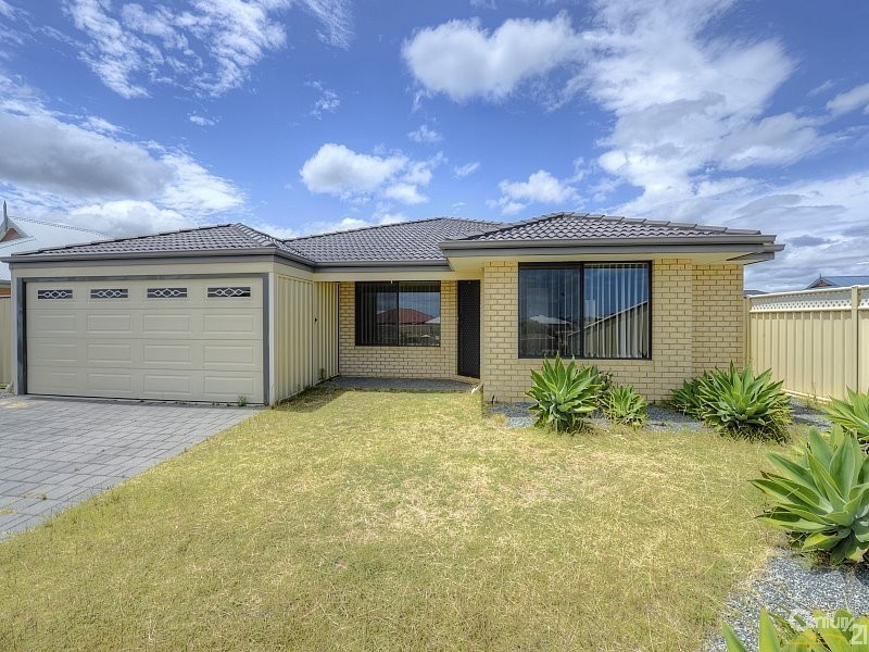 11 Rayner Promenade, Lakelands WA 6180