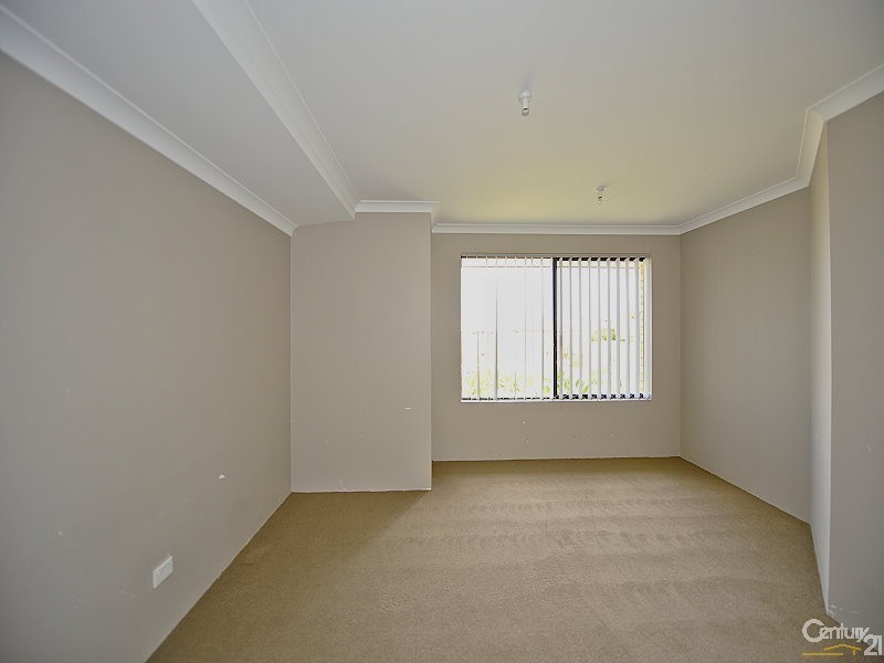 11 Rayner Promenade, Lakelands WA 6180