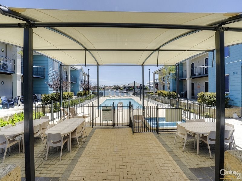 21/20 Apollo Place, Halls Head WA 6210