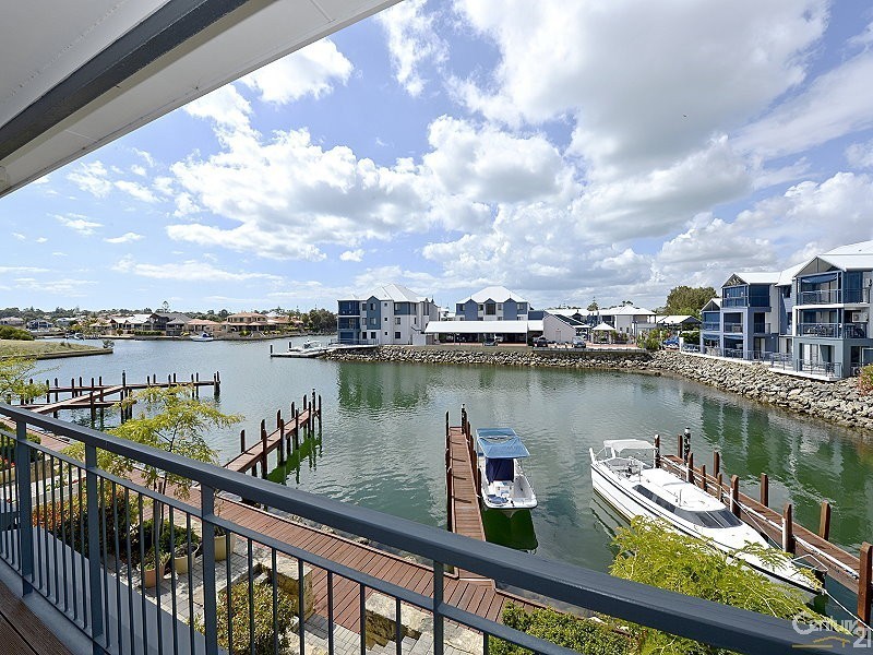 21/20 Apollo Place, Halls Head WA 6210
