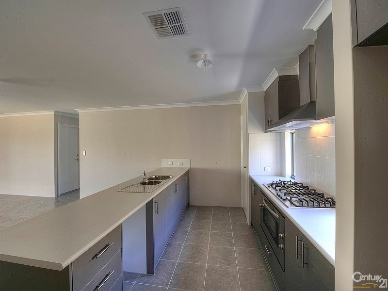 42A Leslie Street, Dudley Park WA 6210