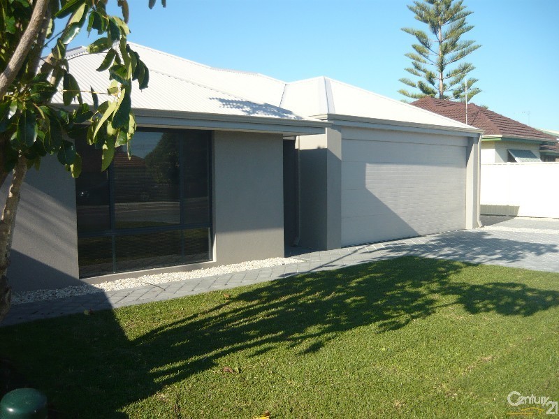 42A Leslie Street, Dudley Park WA 6210