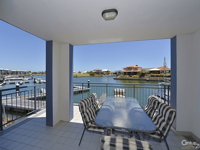 2/206 Mary Street, Halls Head WA 6210