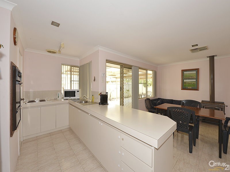 6 Donnelly Gardens, Dudley Park WA 6210