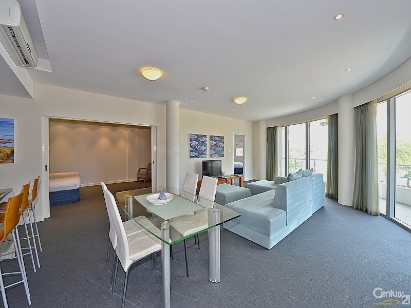 3104 Dolphin Drive, Mandurah WA 6210