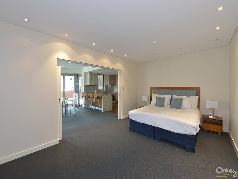 3104 Dolphin Drive, Mandurah WA 6210