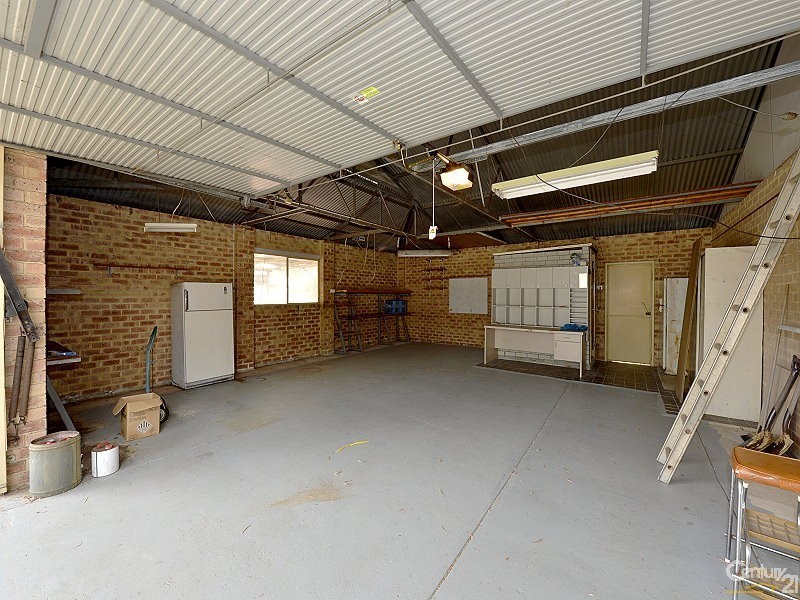 2 Tuart Road, Greenfields WA 6210