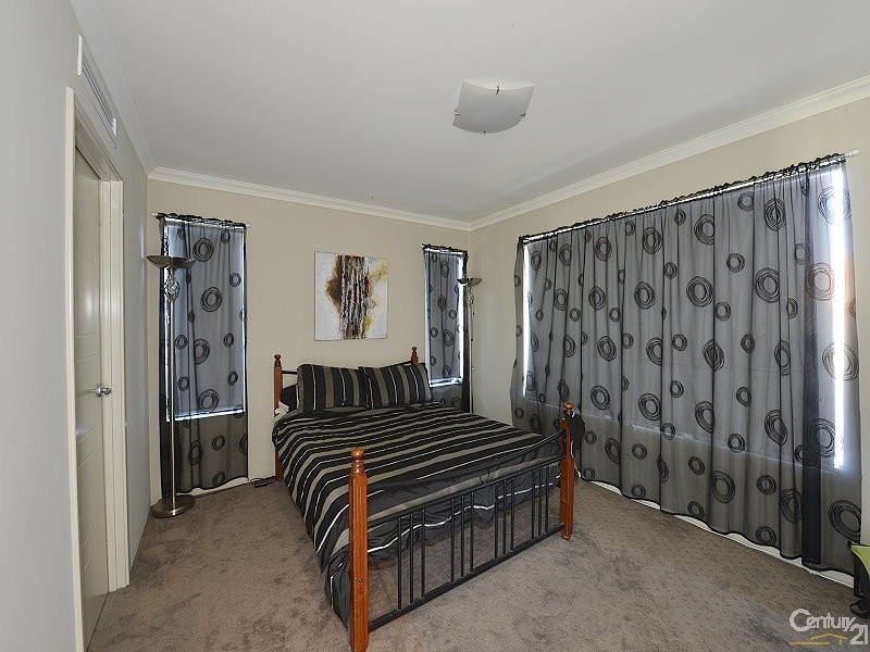 84 Boardwalk Boulevard, Halls Head WA 6210