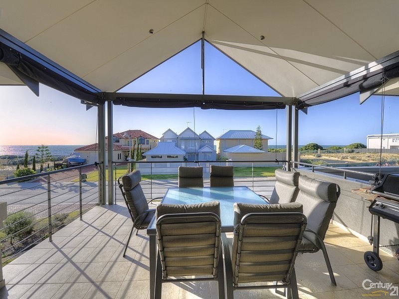 84 Boardwalk Boulevard, Halls Head WA 6210