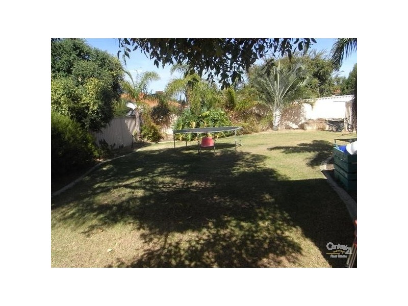 6 Floribunda Ave HALLS HEAD, Mandurah WA 6210