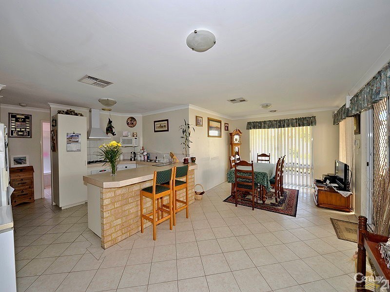 31 Inverness Drive, Meadow Springs WA 6210