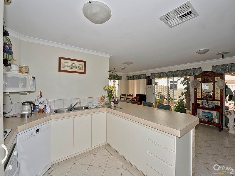 31 Inverness Drive, Meadow Springs WA 6210