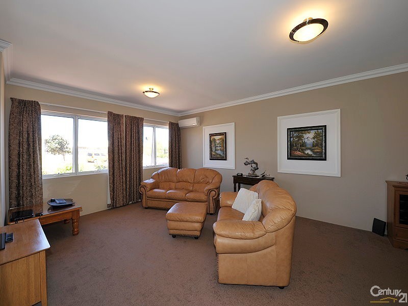 61 Seascapes Boulevard, Halls Head WA 6210