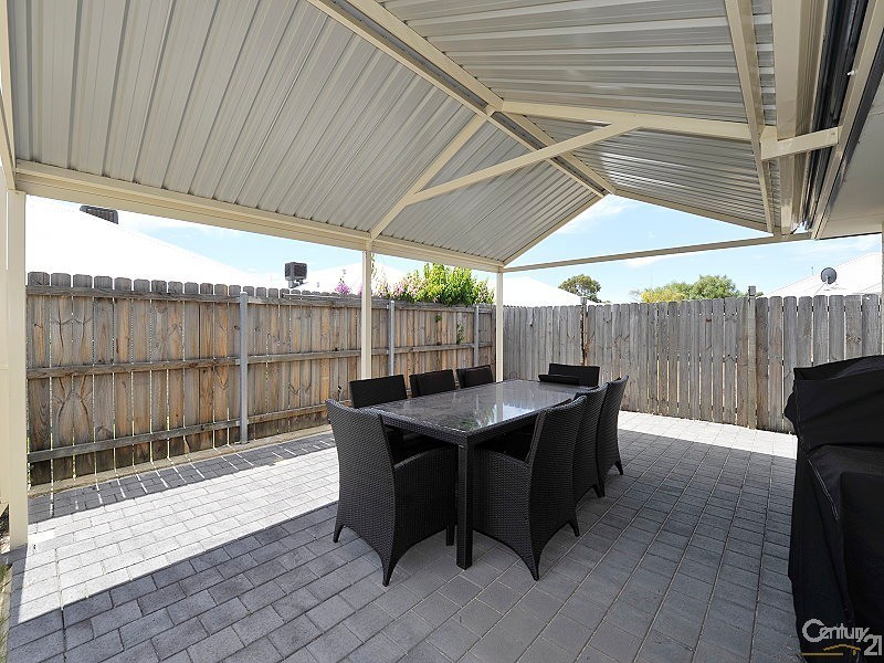 18  Wanjeep Street, Dudley Park WA 6210